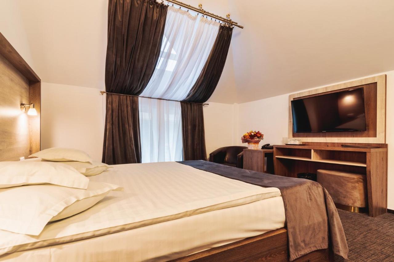 Hotel Domnitei Călimăneşti Buitenkant foto
