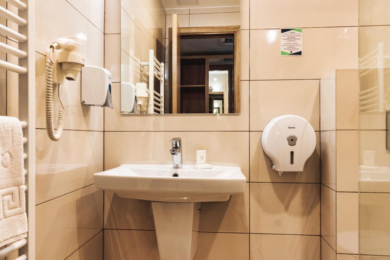 Hotel Domnitei Călimăneşti Buitenkant foto