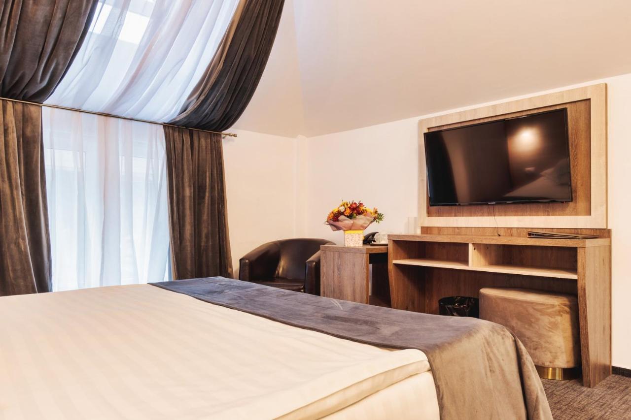 Hotel Domnitei Călimăneşti Buitenkant foto