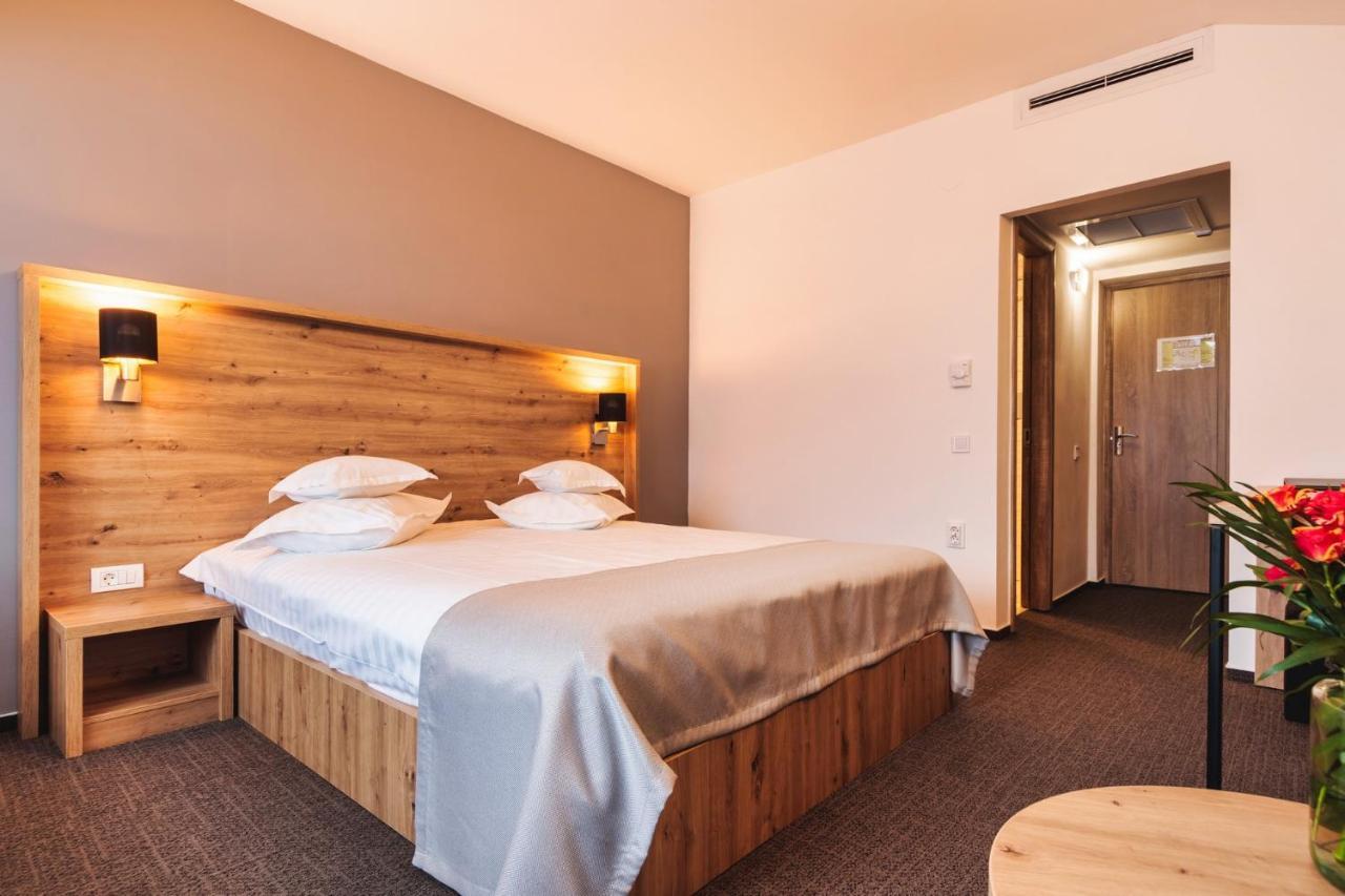 Hotel Domnitei Călimăneşti Buitenkant foto
