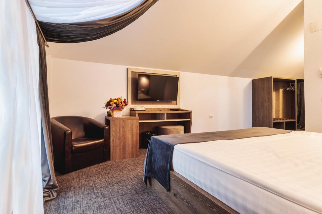 Hotel Domnitei Călimăneşti Buitenkant foto
