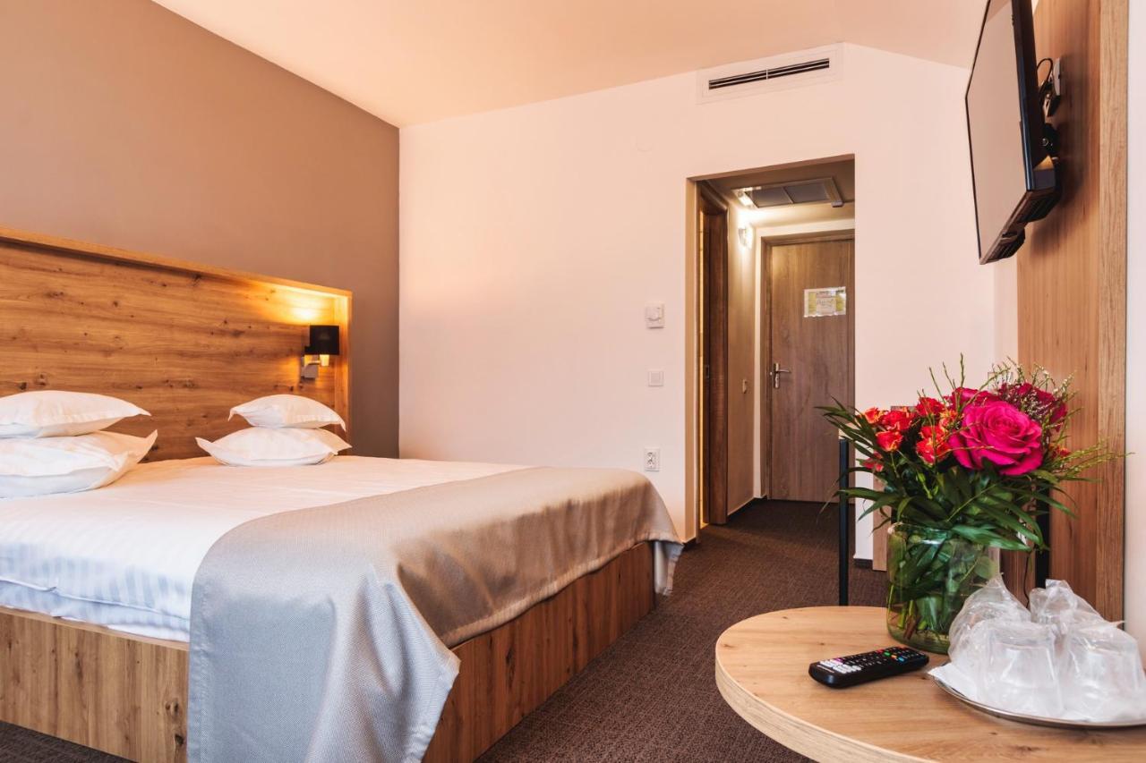Hotel Domnitei Călimăneşti Buitenkant foto